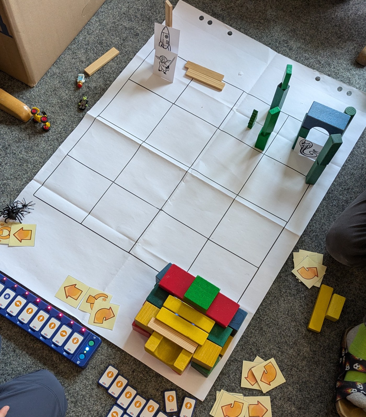 Geschichten erzählen mit dem Blue-Bot